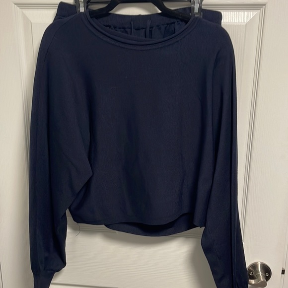 XL Cropped Sweater and Shorts Set - Picture 1 of 3